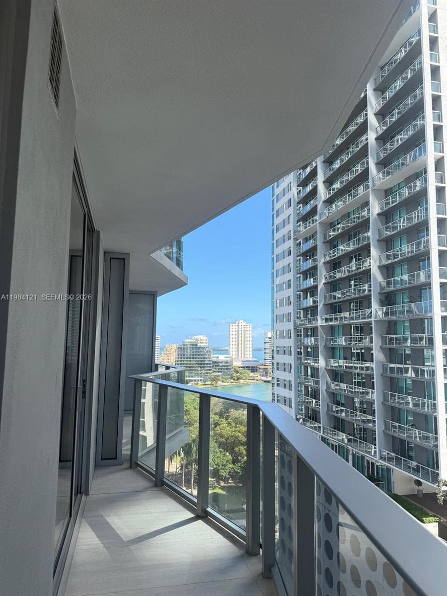 77 SE 5TH ST # 1611, Miami FL 33131 — 11