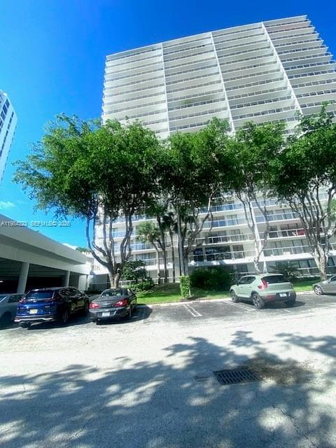 3701 N Country Club Dr # 504, Aventura FL 33180 — 51