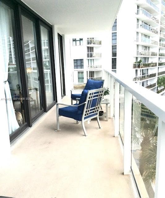 3701 N Country Club Dr # 504, Aventura FL 33180 — 35