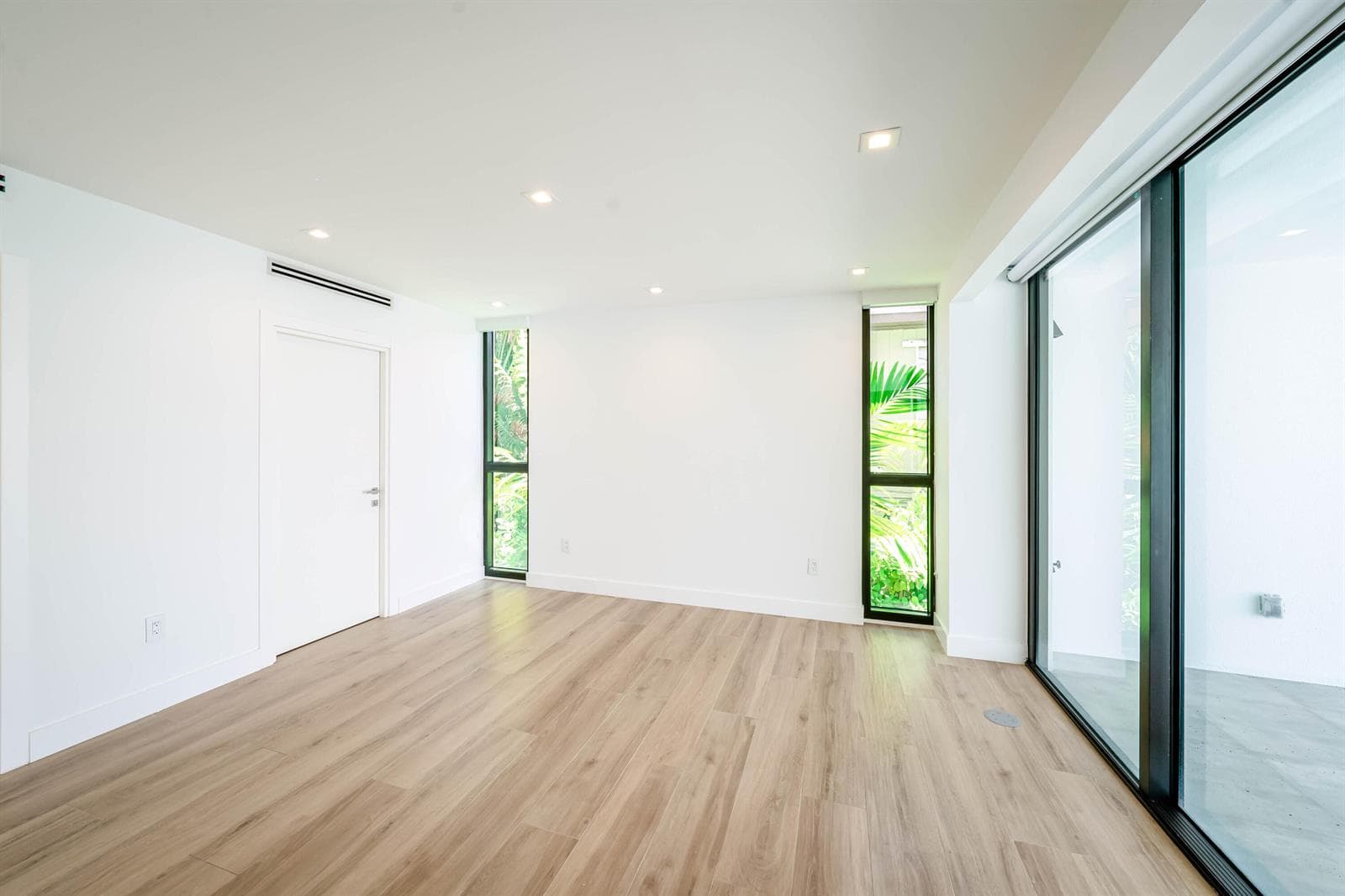 1930 Bay Drive, Miami Beach FL 33141 — 53