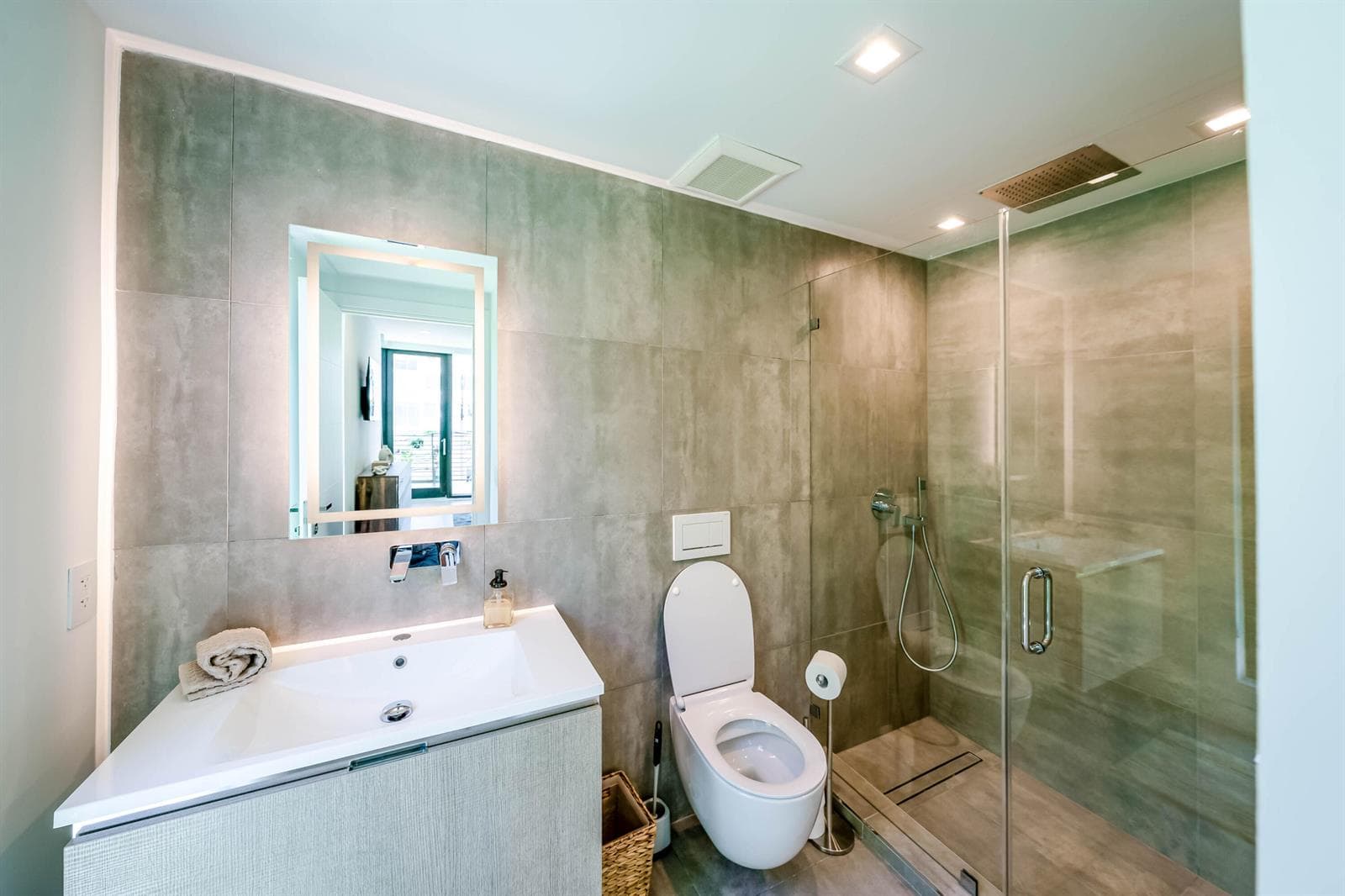 1930 Bay Drive, Miami Beach FL 33141 — 32