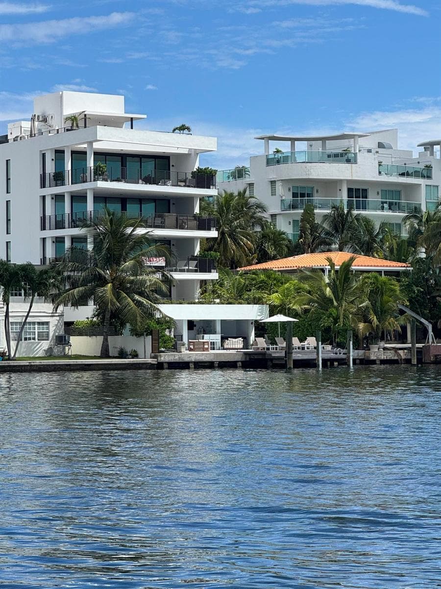 1930 Bay Drive, Miami Beach FL 33141 — 4