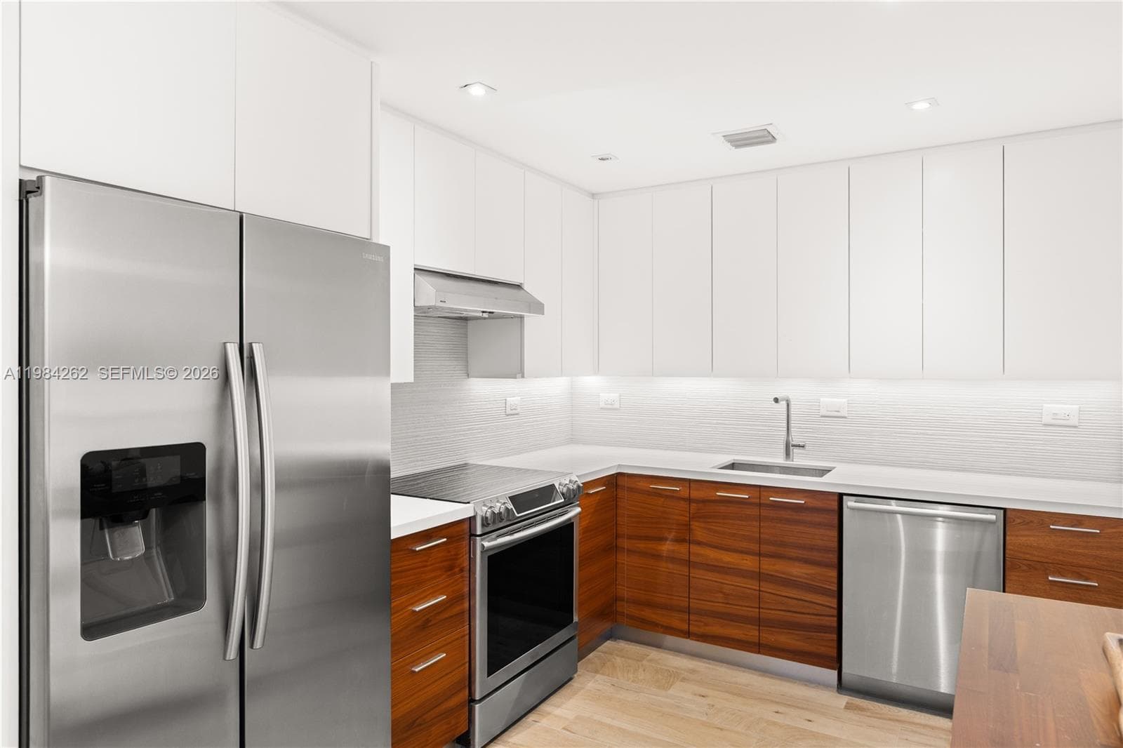 5555 Collins Ave # 17J, Miami Beach FL 33140 — 3