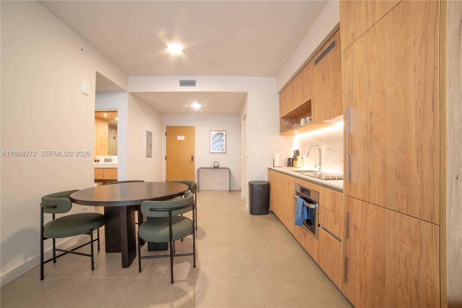 11 NE 6TH # 1403, Miami FL 33132 — 1
