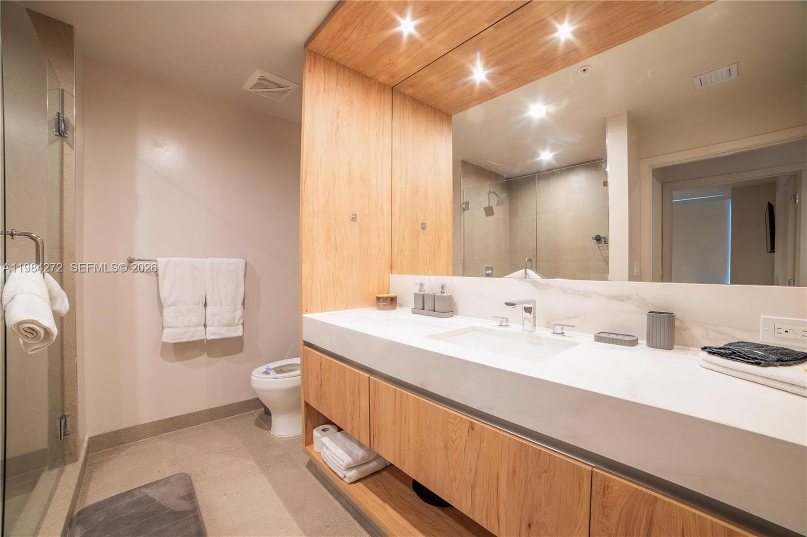 11 NE 6TH # 1403, Miami FL 33132 — 14