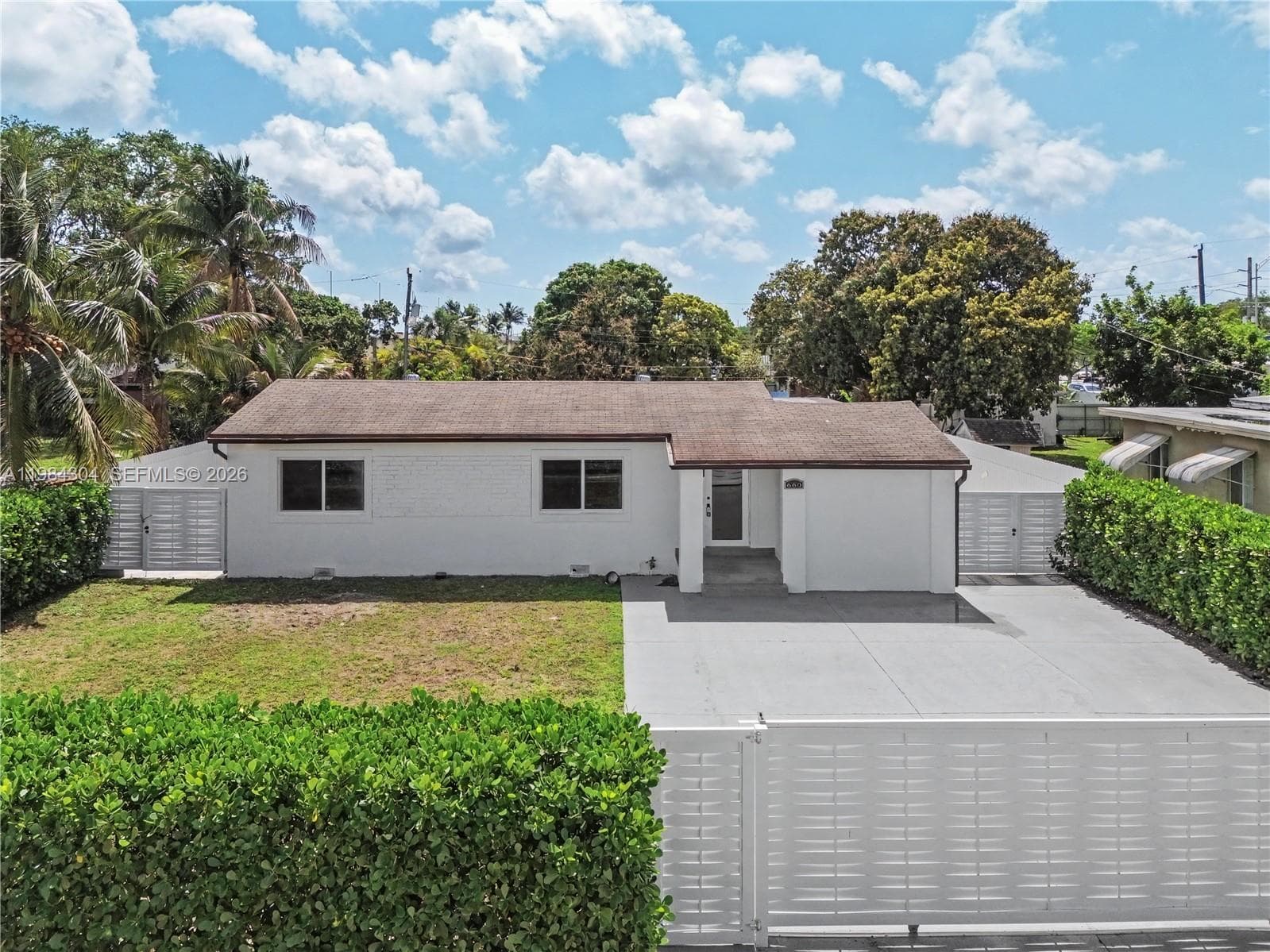 660 S Biscayne River Dr, Miami FL 33169 — 2