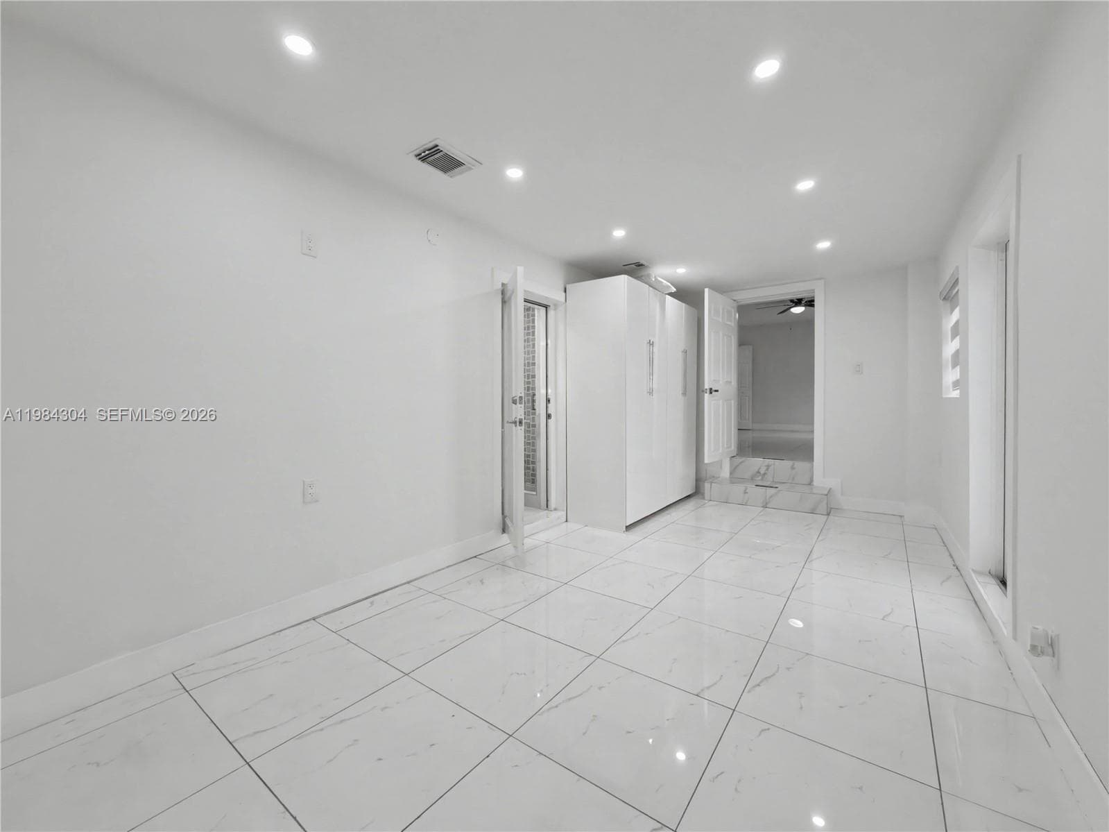 660 S Biscayne River Dr, Miami FL 33169 — 36