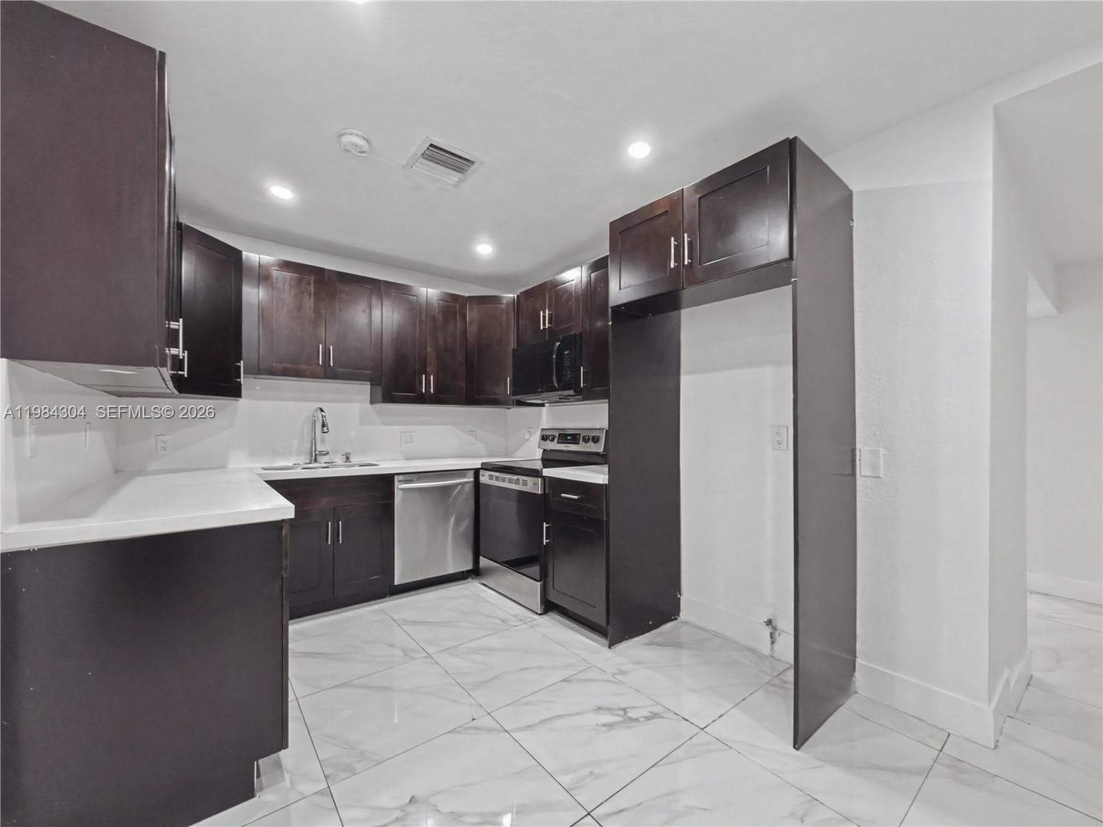 660 S Biscayne River Dr, Miami FL 33169 — 5