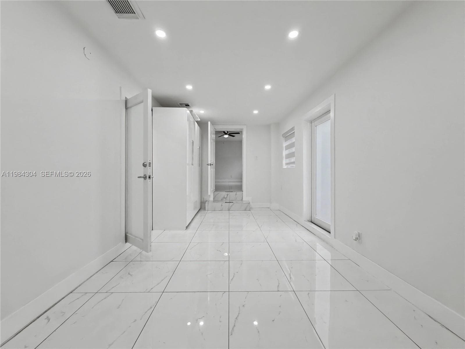 660 S Biscayne River Dr, Miami FL 33169 — 33