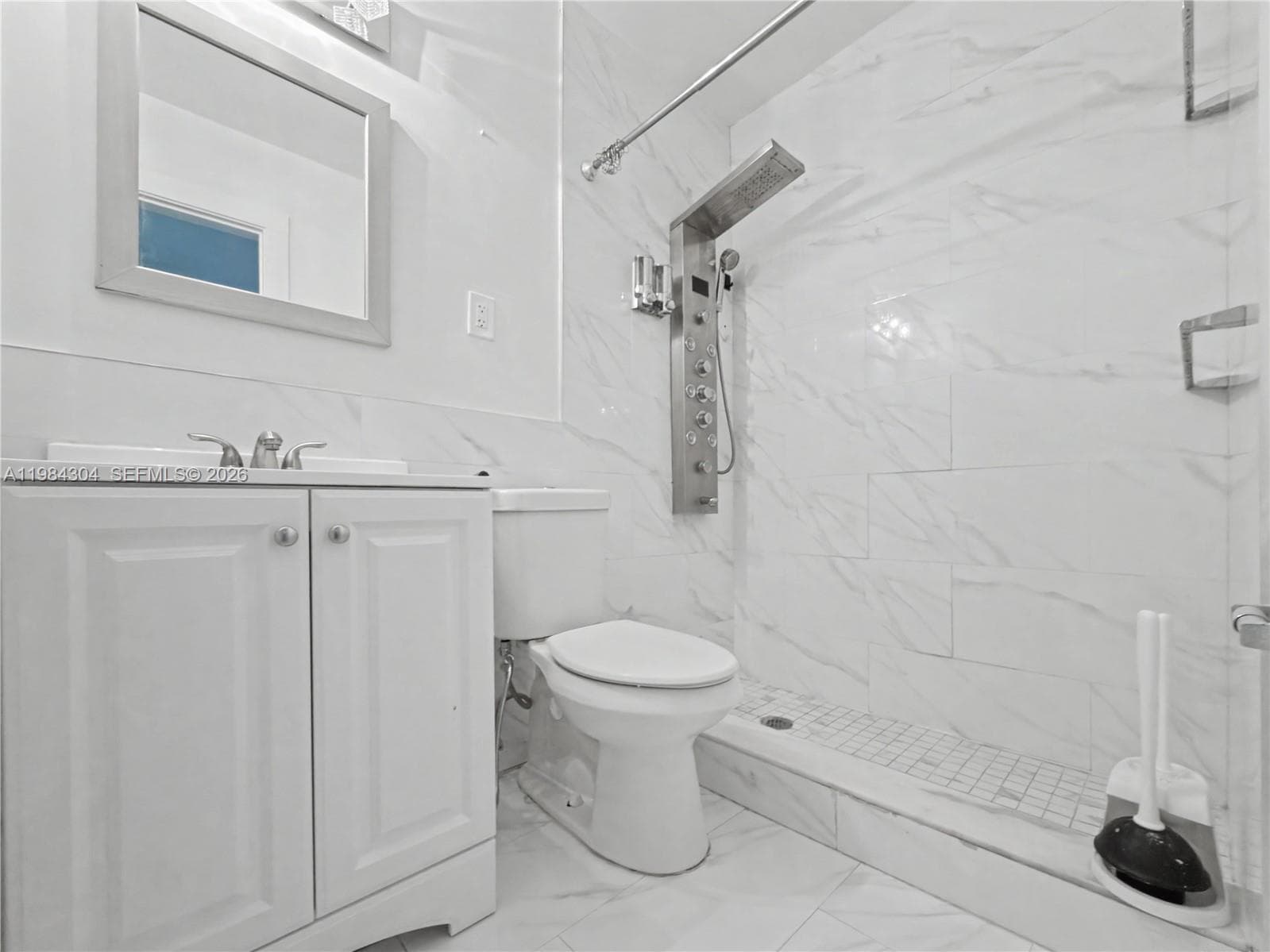 660 S Biscayne River Dr, Miami FL 33169 — 21