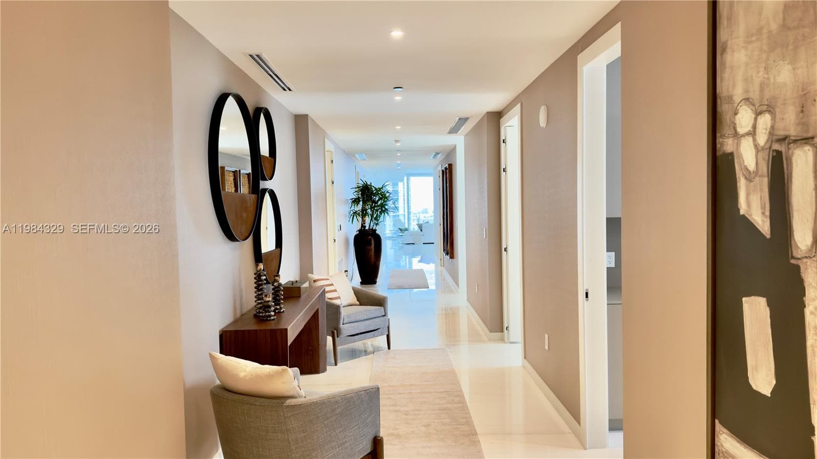 300 Biscayne Boulevard Way # 2601E, Miami FL 33131 — 17