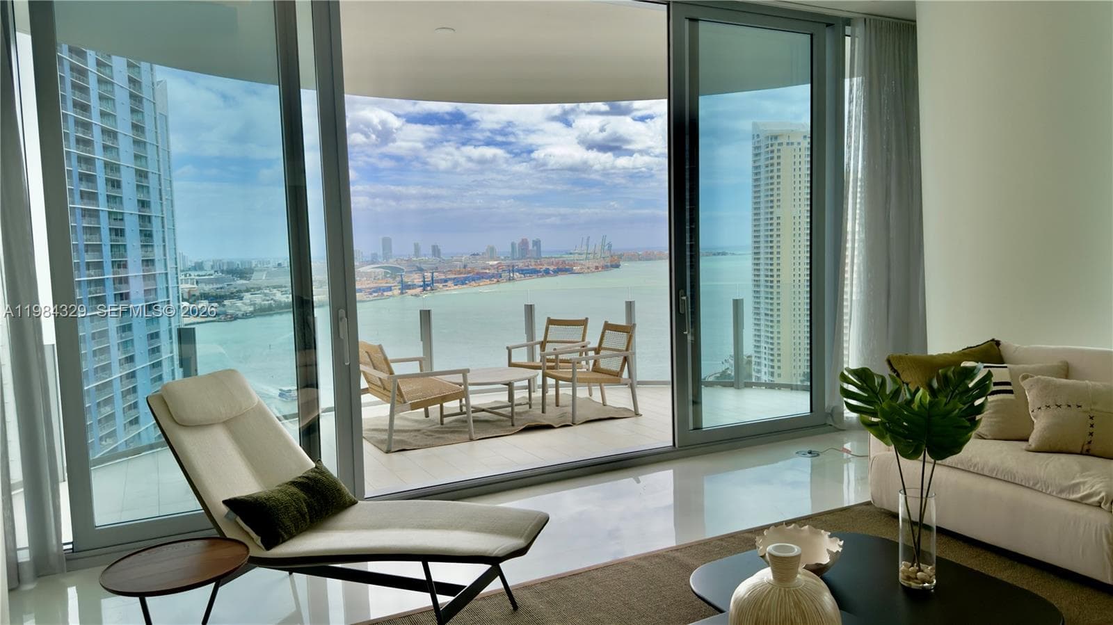 300 Biscayne Boulevard Way # 2601E, Miami FL 33131 — 3
