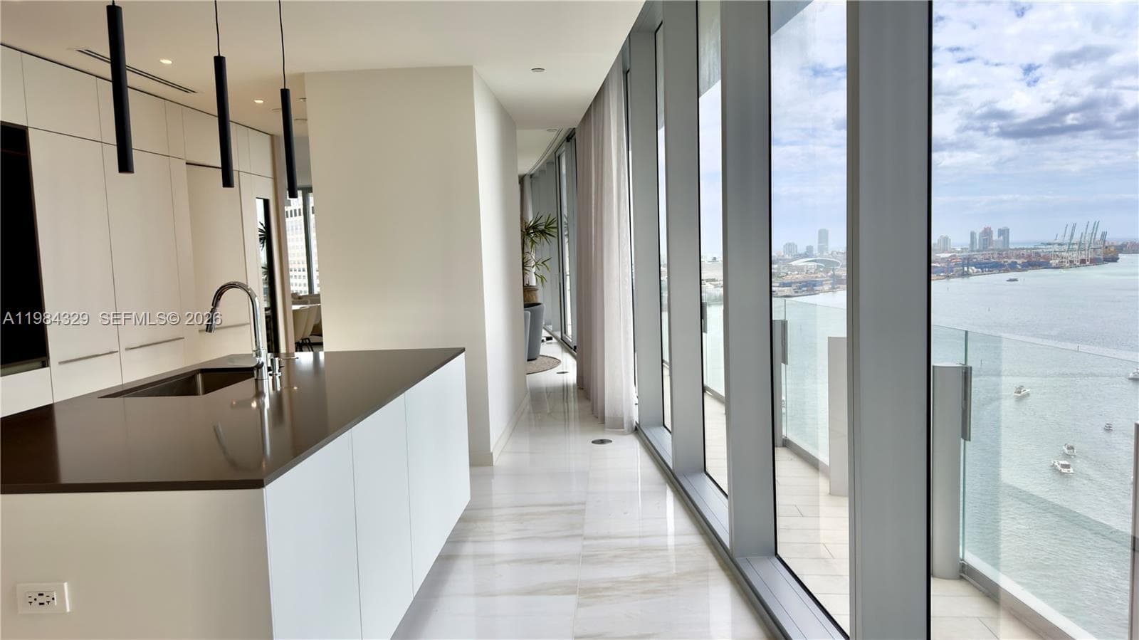 300 Biscayne Boulevard Way # 2601E, Miami FL 33131 — 20