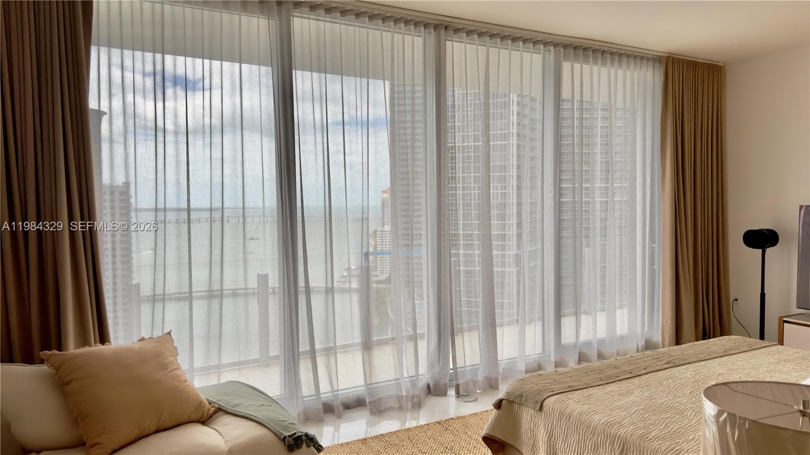 300 Biscayne Boulevard Way # 2601E, Miami FL 33131 — 9