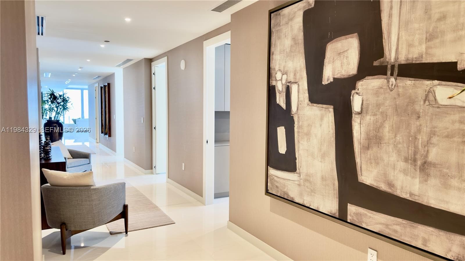 300 Biscayne Boulevard Way # 2601E, Miami FL 33131 — 18