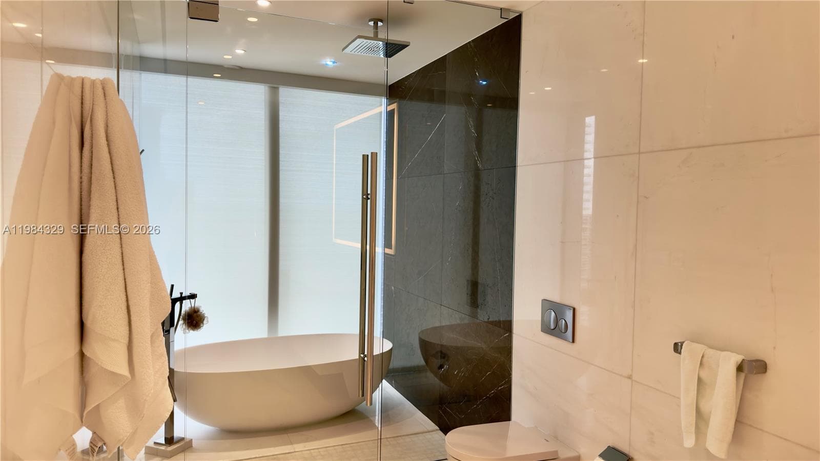 300 Biscayne Boulevard Way # 2601E, Miami FL 33131 — 11
