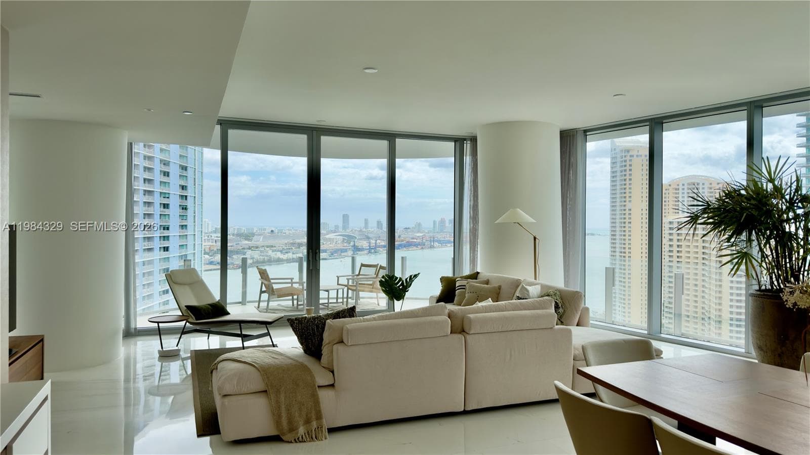 300 Biscayne Boulevard Way # 2601E, Miami FL 33131 — 4