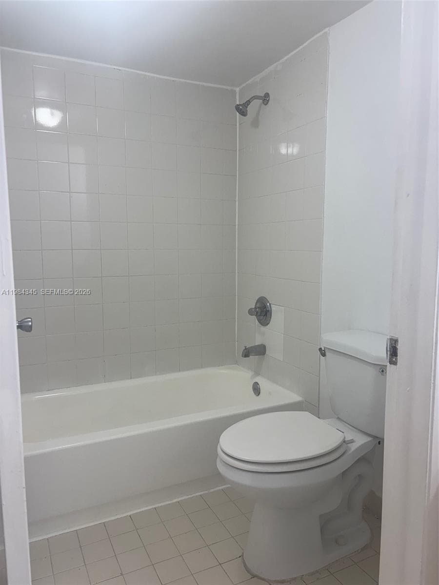 7210 NW 179th St # 105, Hialeah FL 33015 — 23