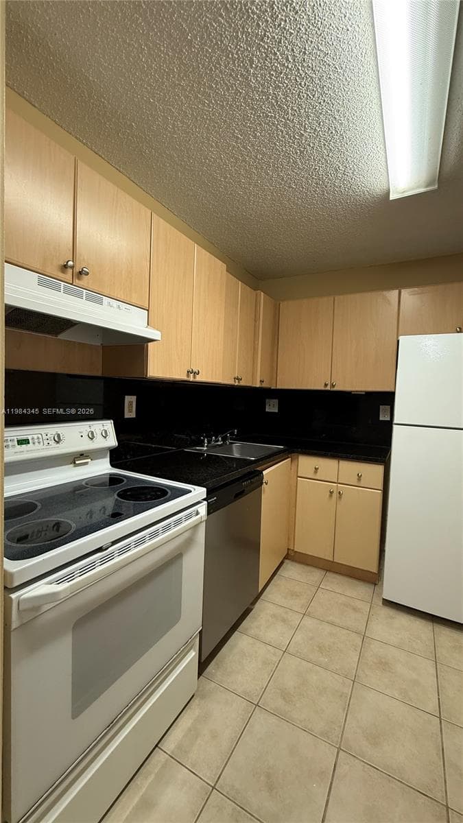 7210 NW 179th St # 105, Hialeah FL 33015 — 7