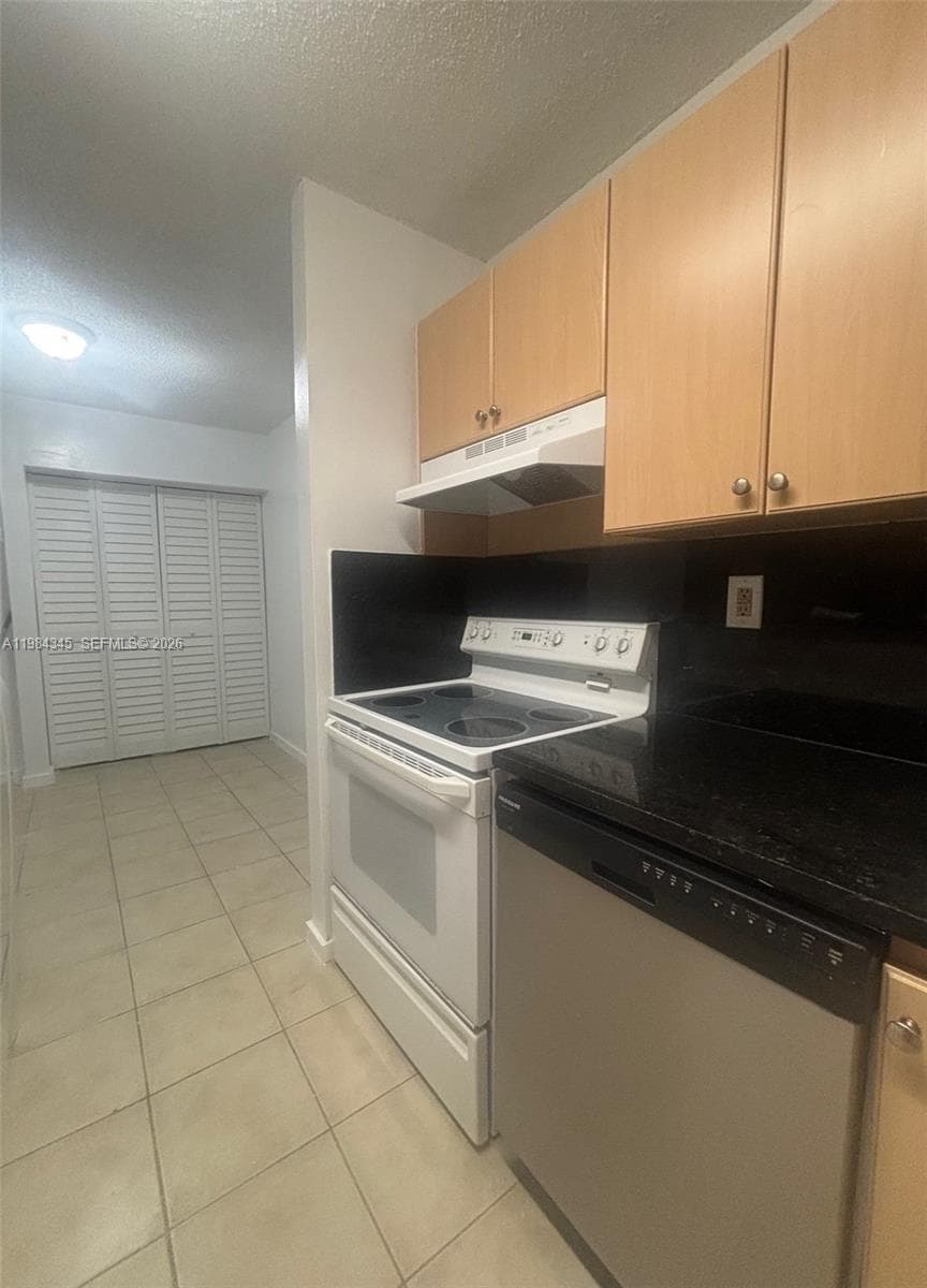 7210 NW 179th St # 105, Hialeah FL 33015 — 9