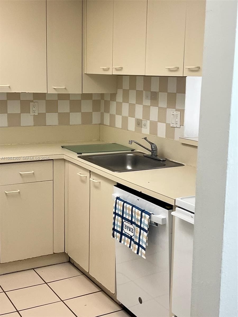 10431 N Kendall Dr # D314, Miami FL 33176 — 6