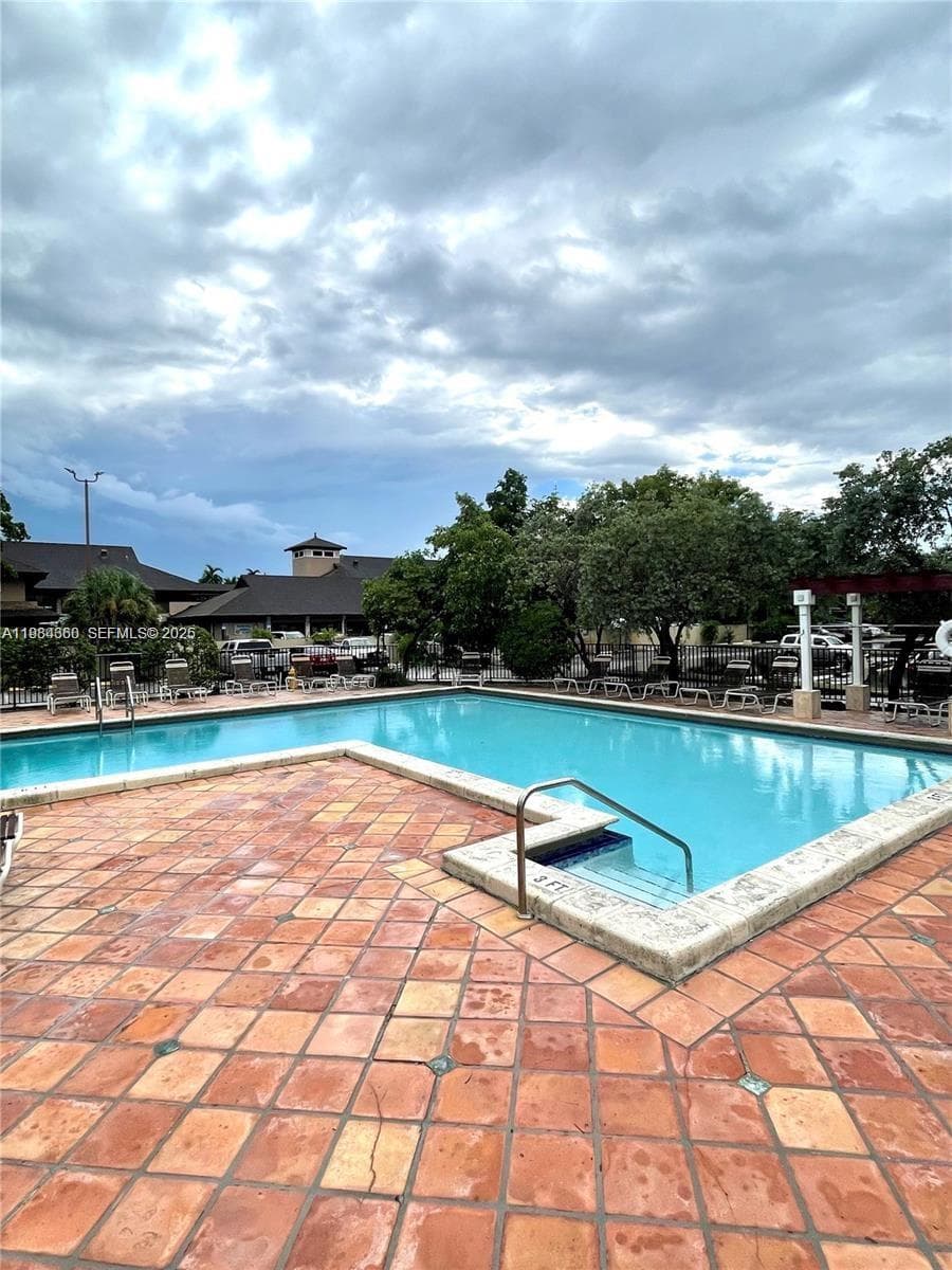 10431 N Kendall Dr # D314, Miami FL 33176 — 32