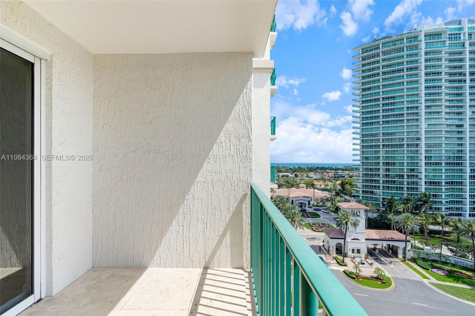 20000 E Country Club Dr # 1109, Aventura FL 33180 — 32