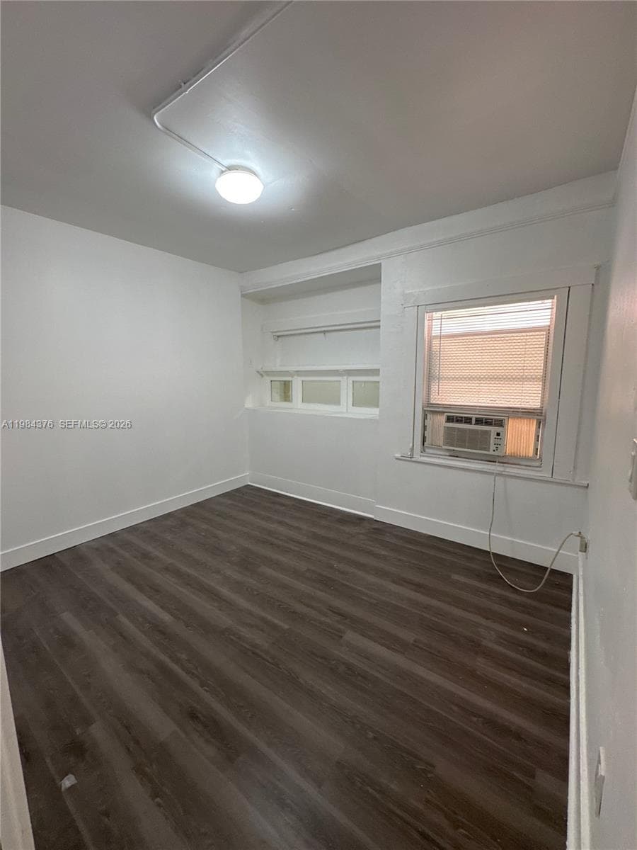 1545 NW 1st St # 1537, Miami FL 33125 — 6
