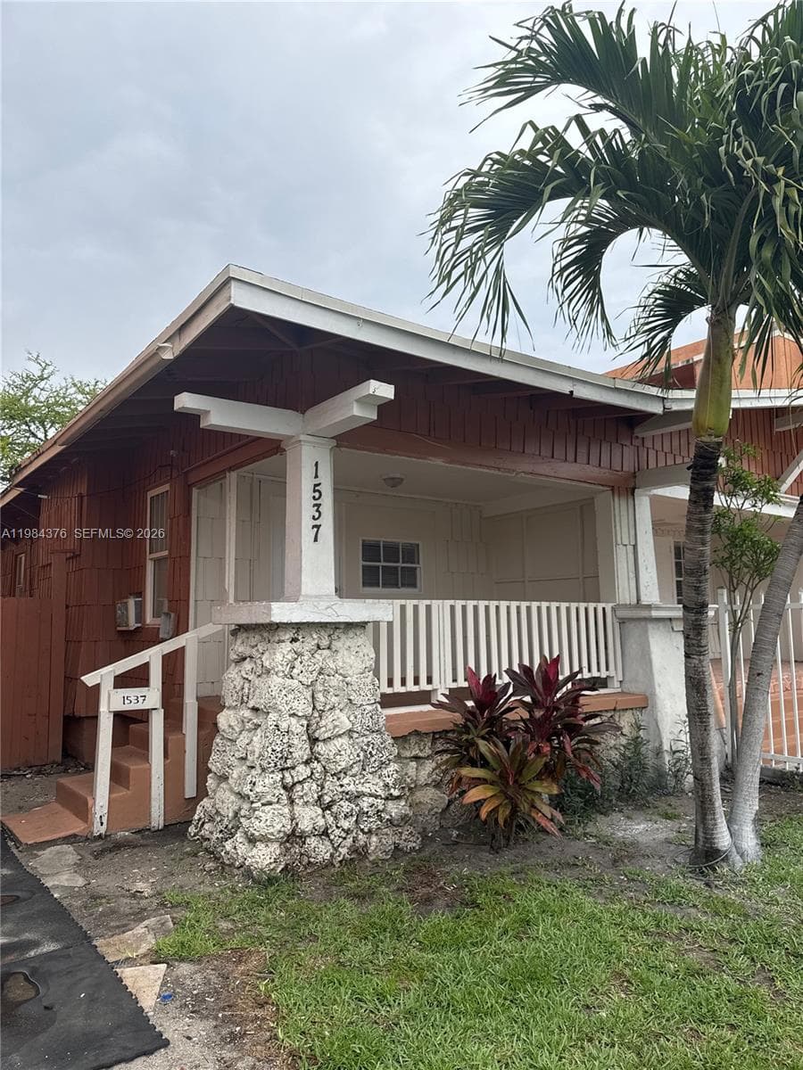 1545 NW 1st St # 1537, Miami FL 33125 — 1
