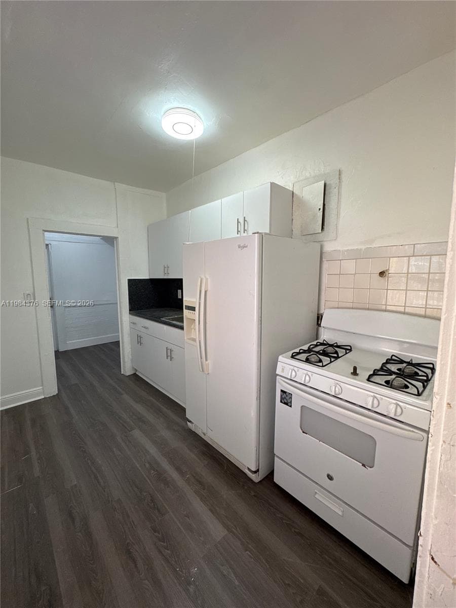 1545 NW 1st St # 1537, Miami FL 33125 — 8