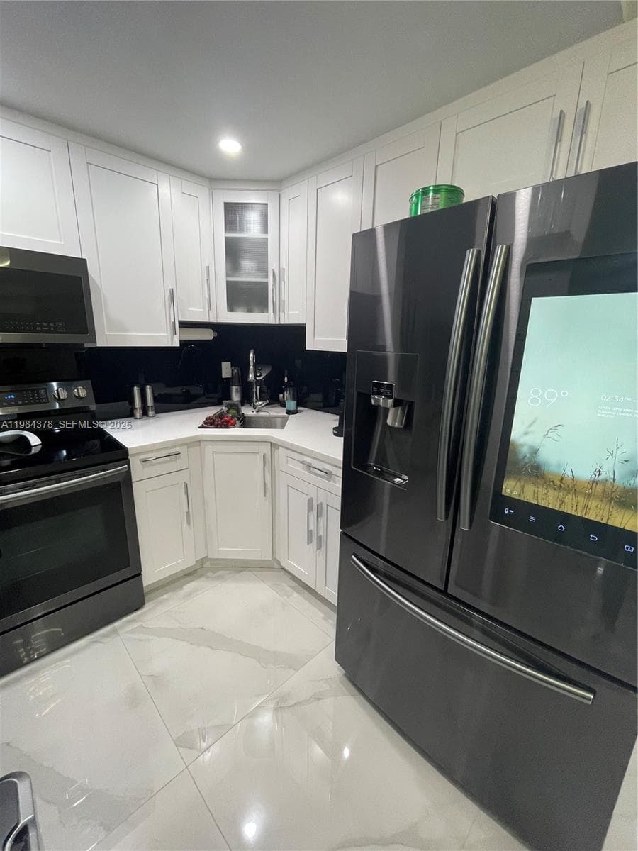 926 Michigan Ave # 3, Miami Beach FL 33139 — 12