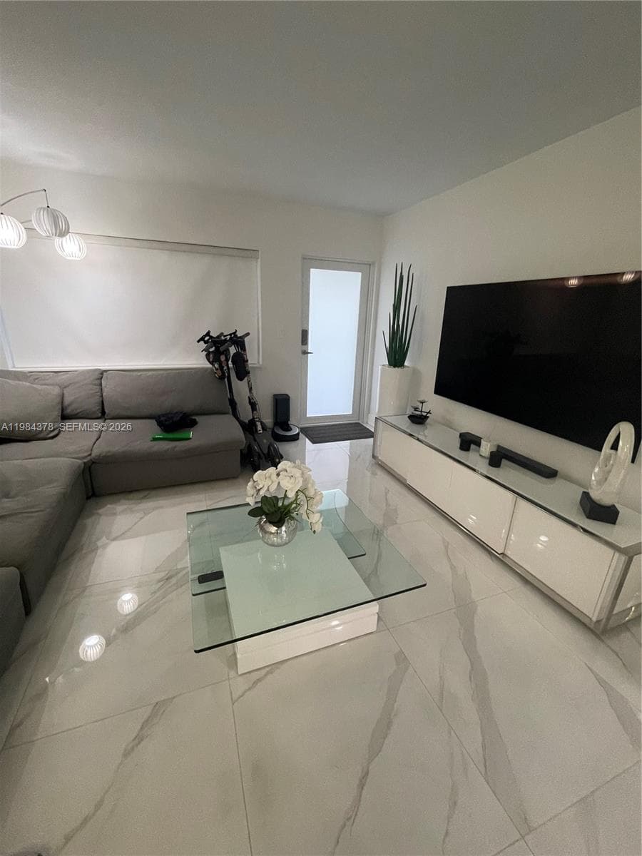 926 Michigan Ave # 3, Miami Beach FL 33139 — 3