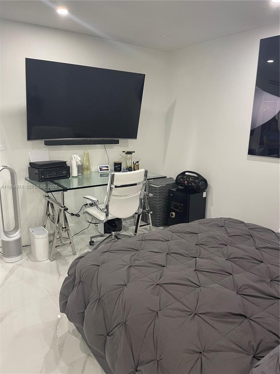 926 Michigan Ave # 3, Miami Beach FL 33139 — 18