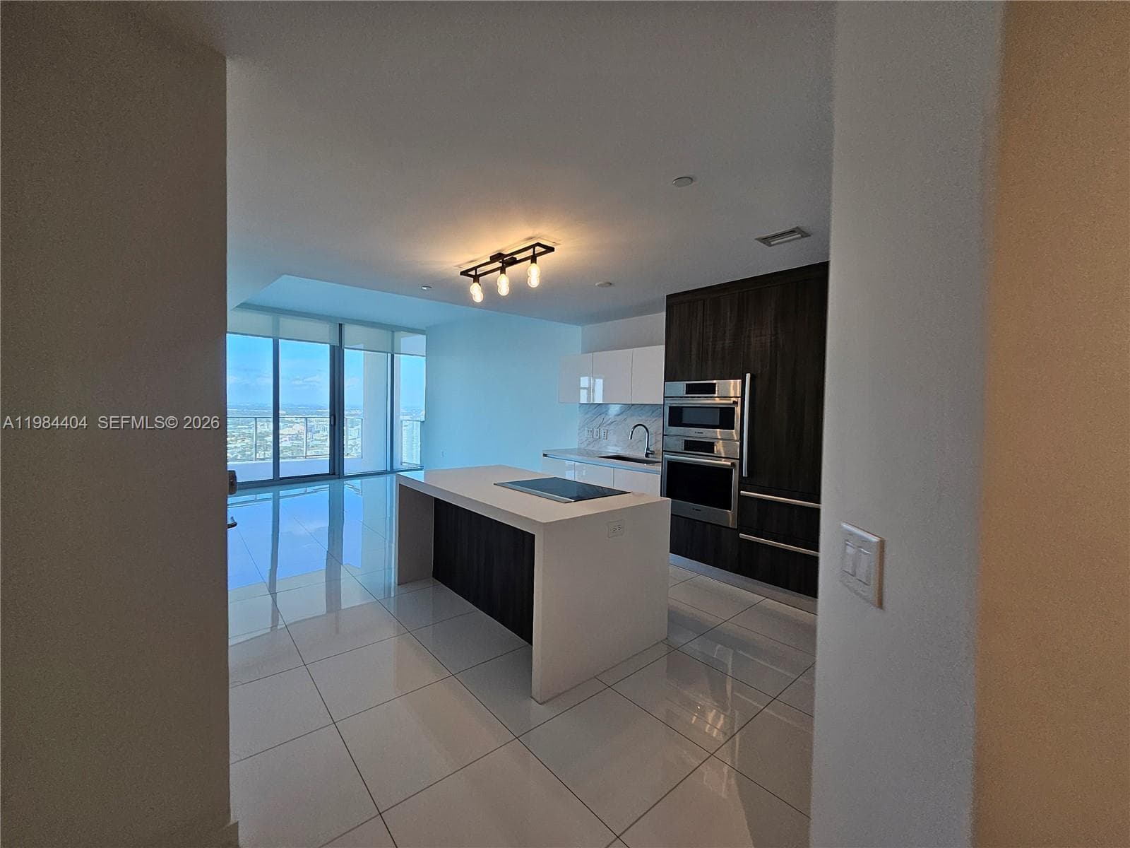 851 NE 1st Ave # 4000, Miami FL 33132 — 2