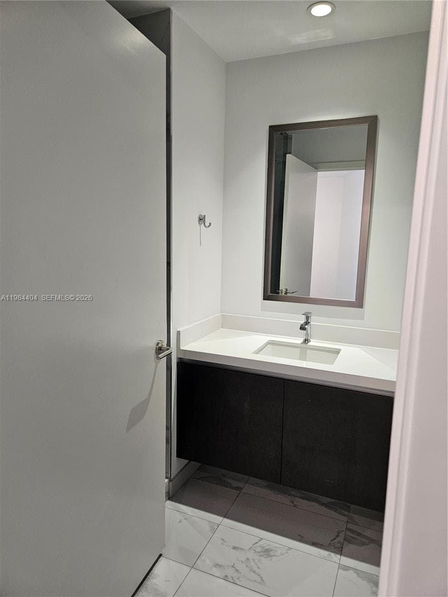 851 NE 1st Ave # 4000, Miami FL 33132 — 6