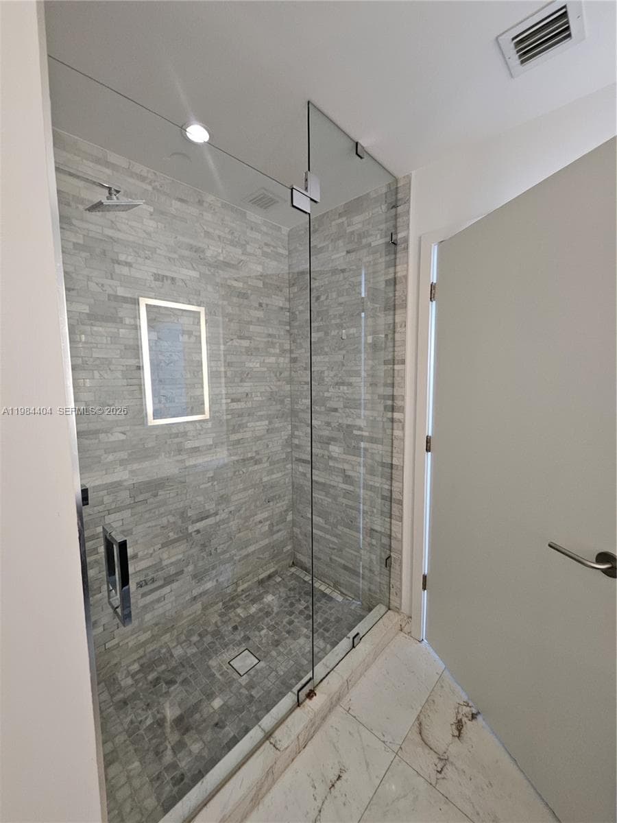 851 NE 1st Ave # 4000, Miami FL 33132 — 33