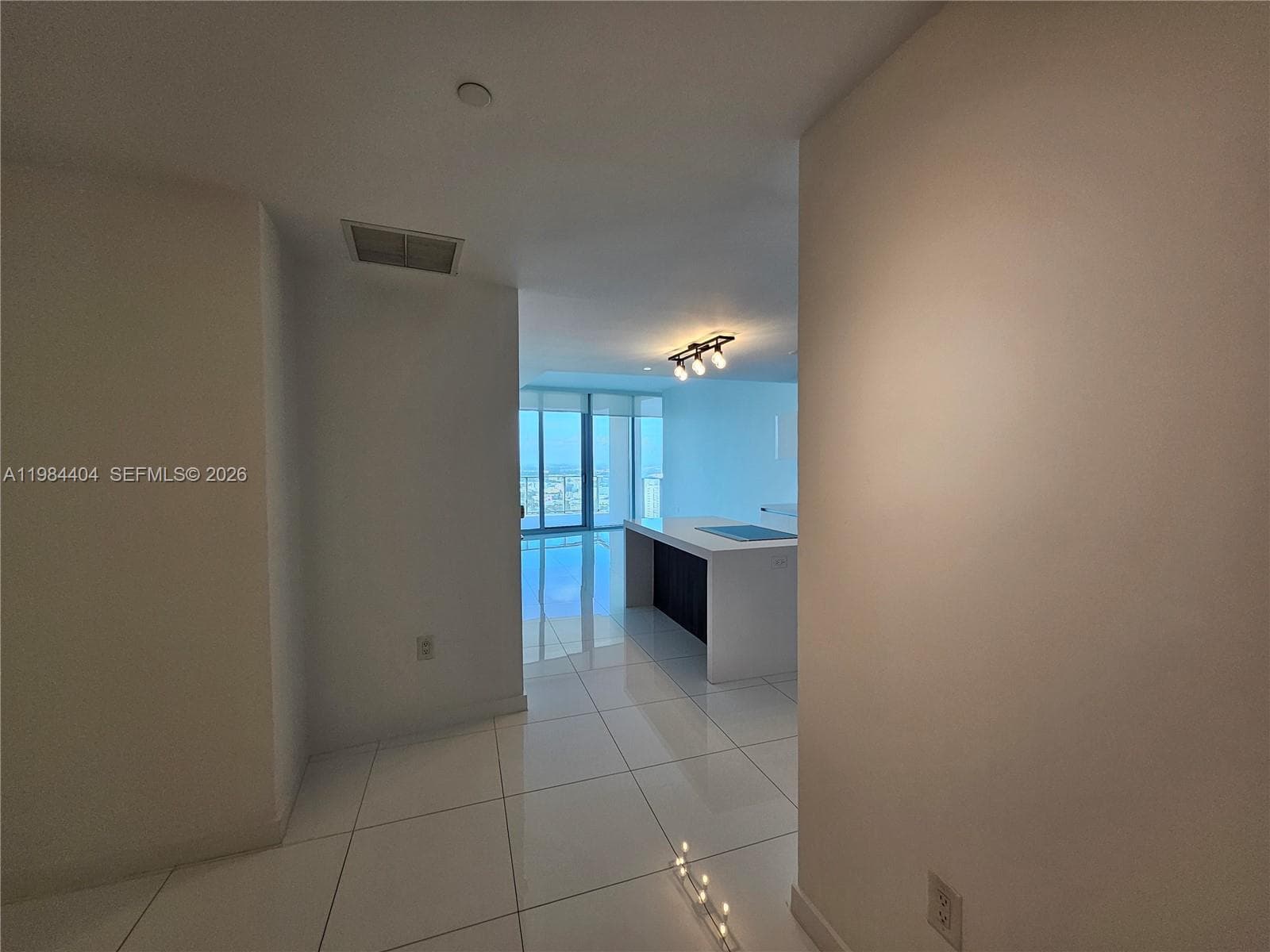 851 NE 1st Ave # 4000, Miami FL 33132 — 11