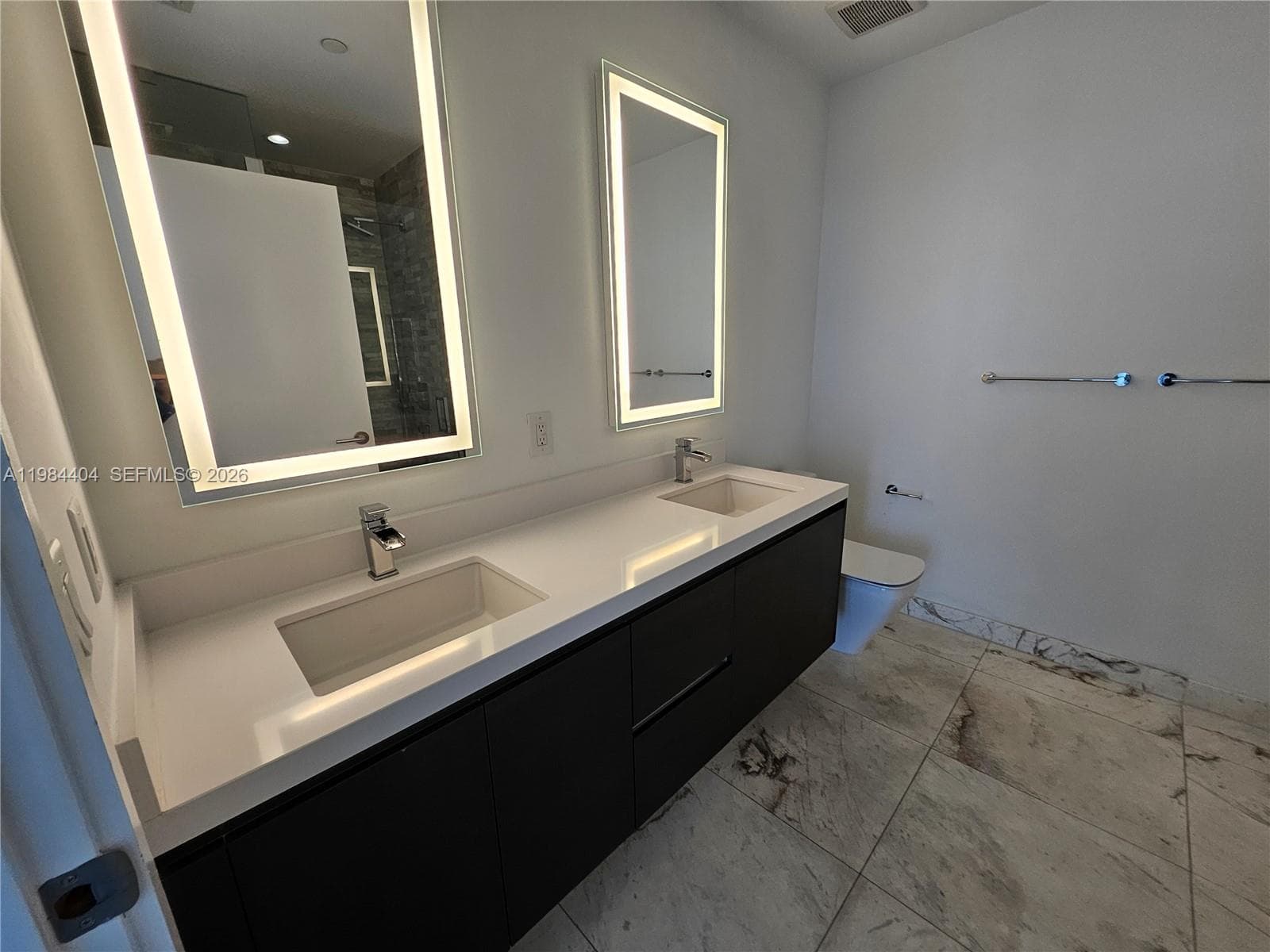 851 NE 1st Ave # 4000, Miami FL 33132 — 31
