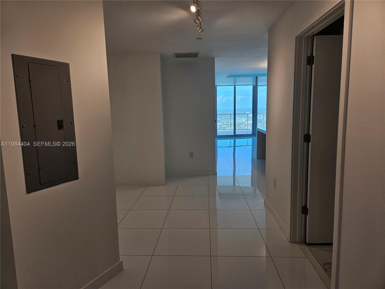 851 NE 1st Ave # 4000, Miami FL 33132 — 4