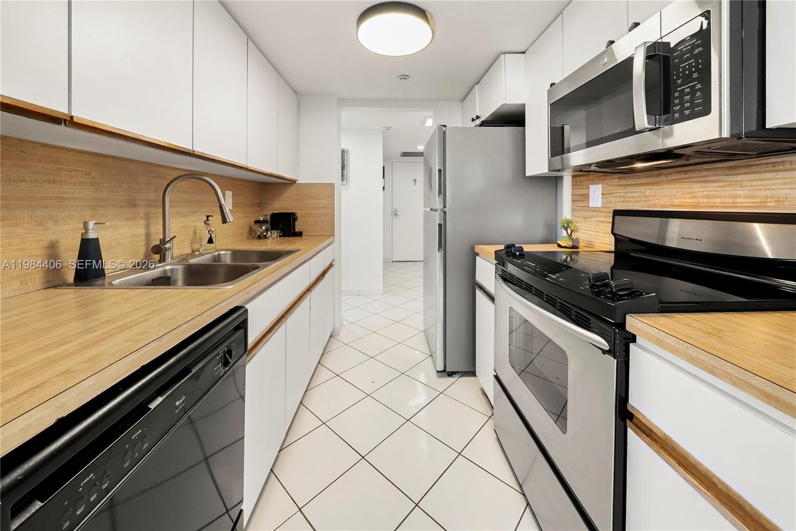 2555 Collins Ave # 2402, Miami Beach FL 33140 — 11