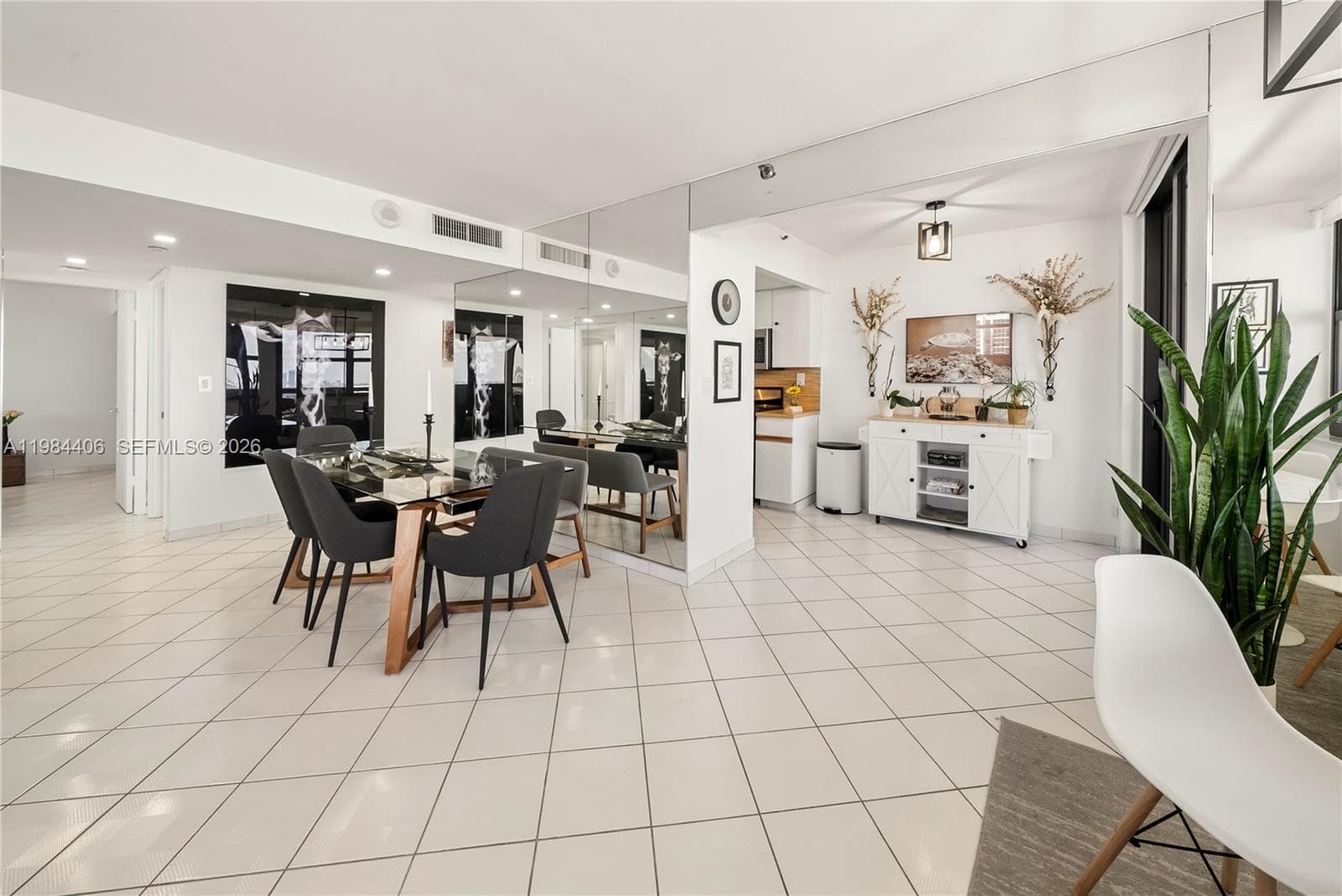 2555 Collins Ave # 2402, Miami Beach FL 33140 — 19