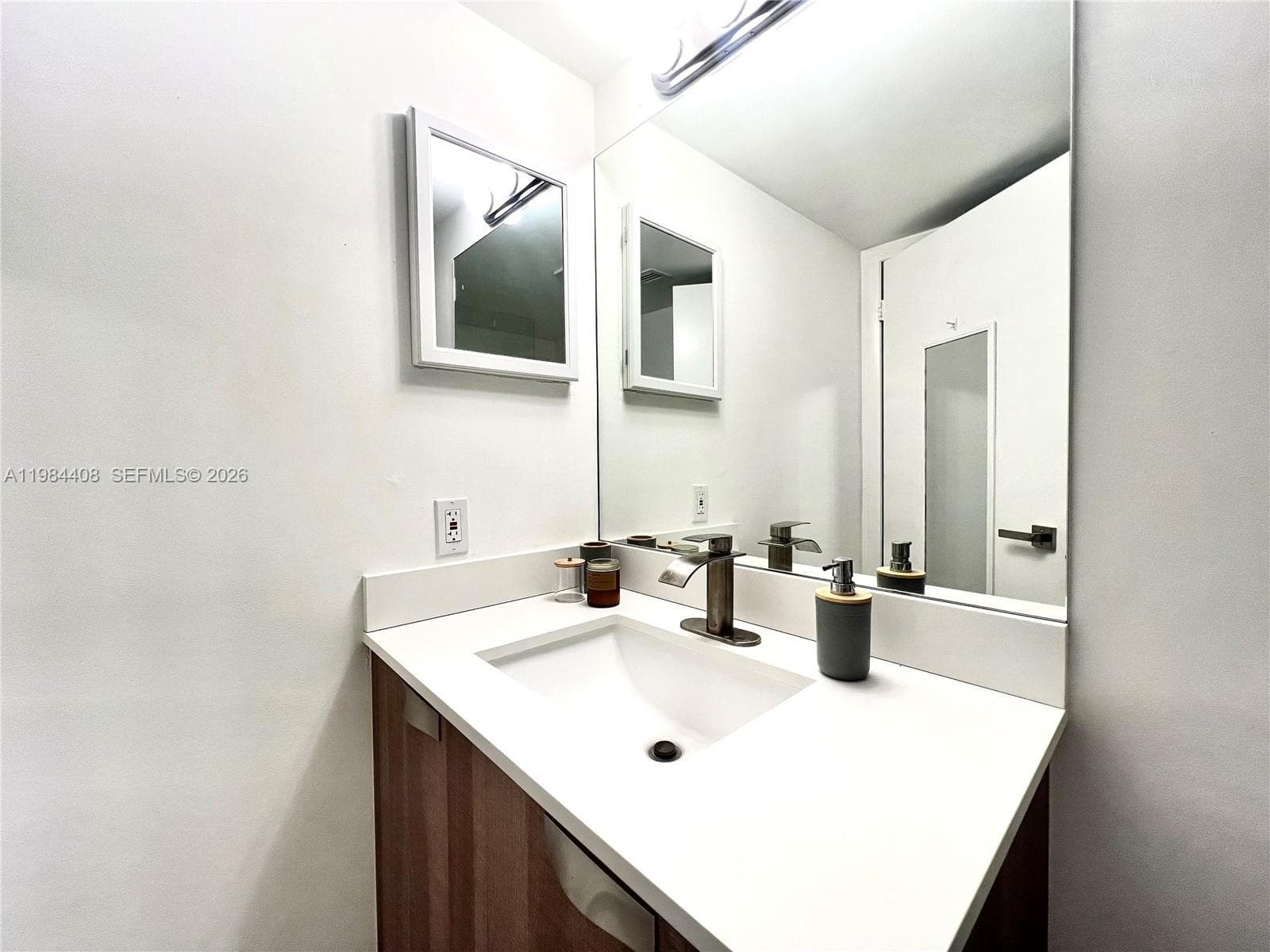 540 Brickell Key Dr # 202, Miami FL 33131 — 24