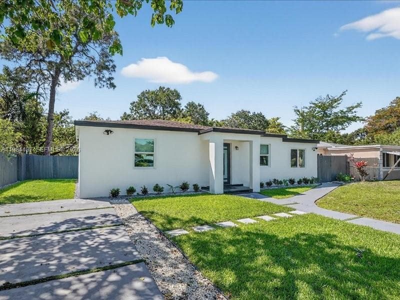 1010 NE 138th St, North Miami FL 33161 — 3