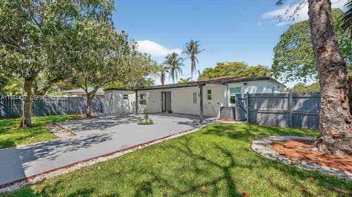1010 NE 138th St, North Miami FL 33161 — 18