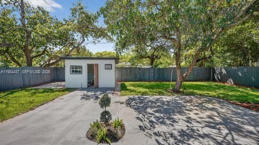 1010 NE 138th St, North Miami FL 33161 — 19