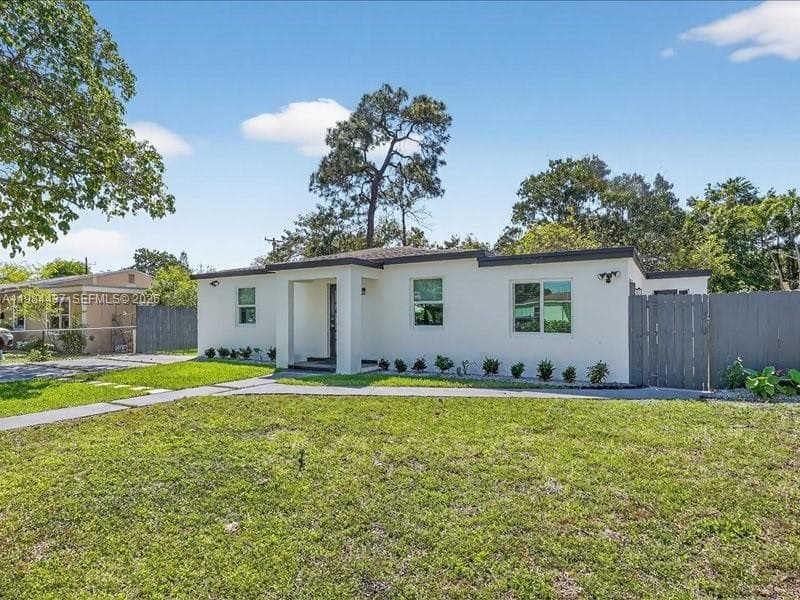 1010 NE 138th St, North Miami FL 33161 — 4