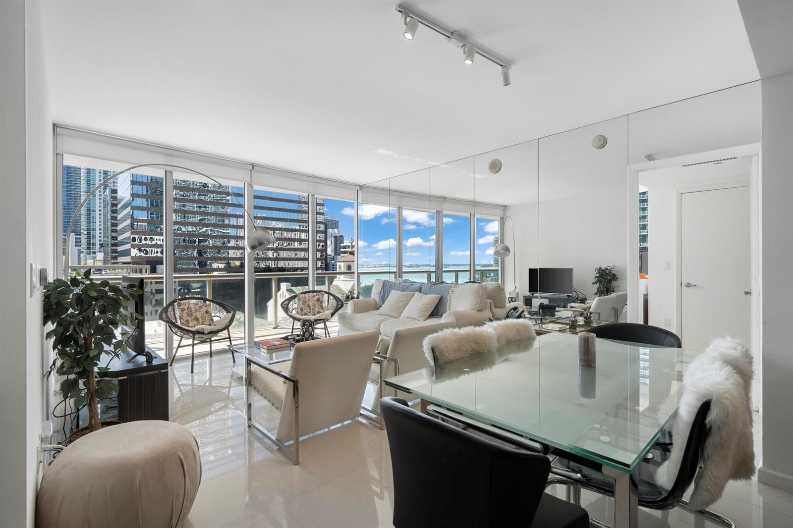 495 Brickell Avenue # 811, Miami FL 33131 — 4