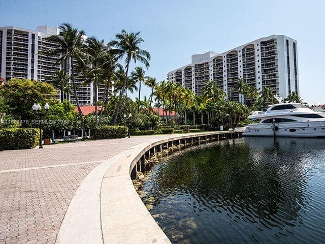 3610 Yacht Club Dr # 1002, Aventura FL 33180 — 2