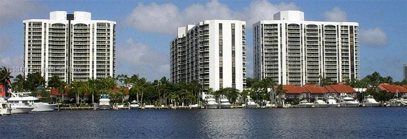 3610 Yacht Club Dr # 1002, Aventura FL 33180 — 1
