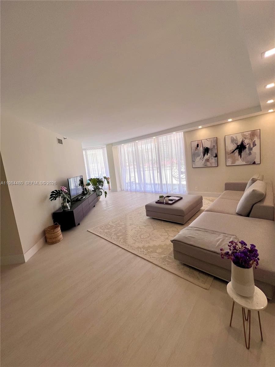 19707 Turnberry Way # 5A, Aventura FL 33180 — 3
